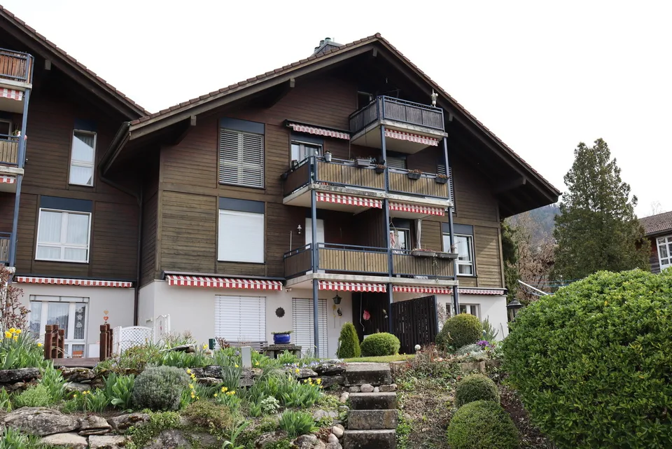 Maisonette-Traum mit Seesicht & Cheminee - Wohnen am Thunersee