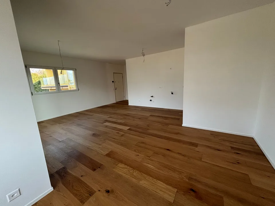 Neues Penthouse in Brusino - Seesicht und Bootsplatz!