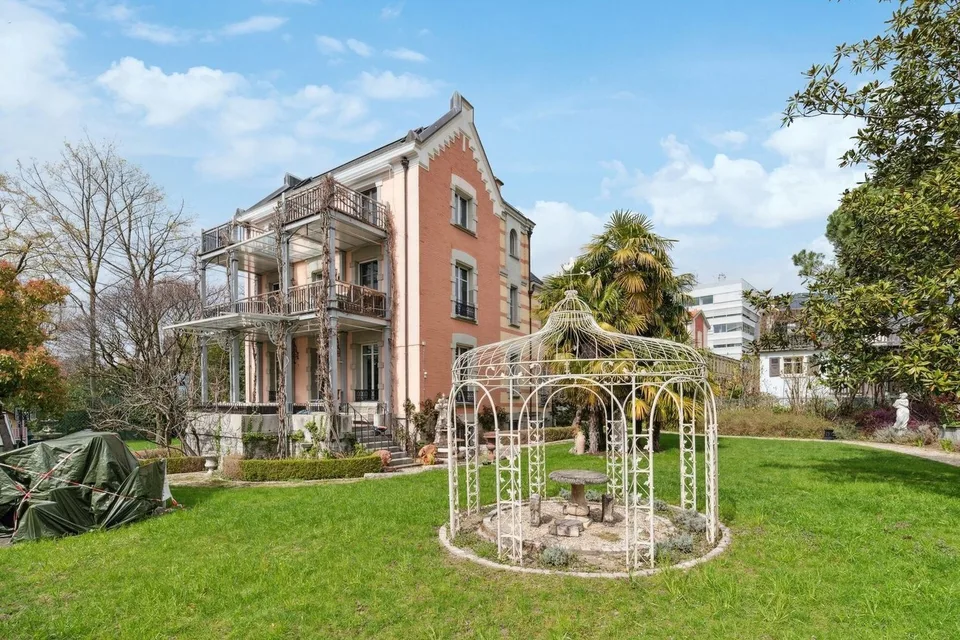 A 2 pas du bord du lac, quartier prisé des Villas Dubochet