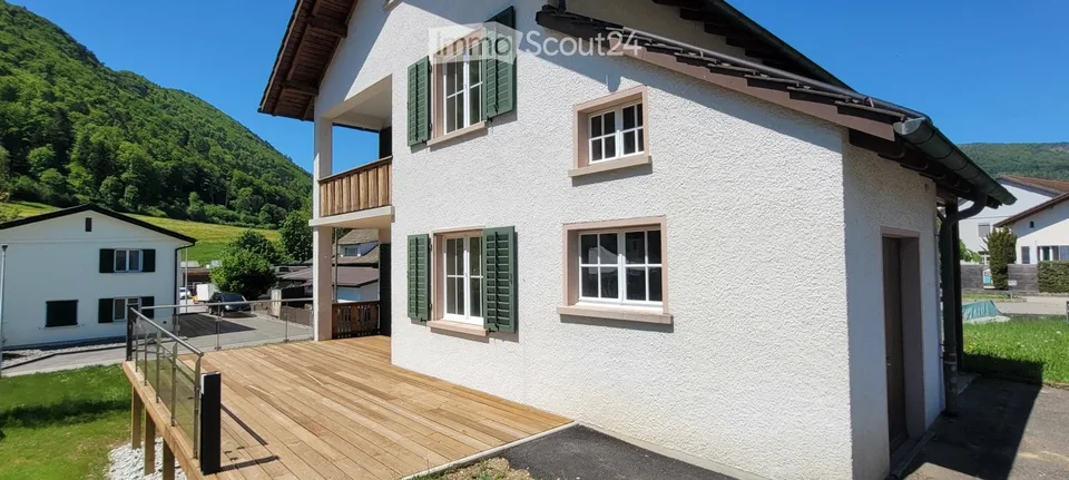 Kernsaniertes Einfamilienhaus, viel Umschwung