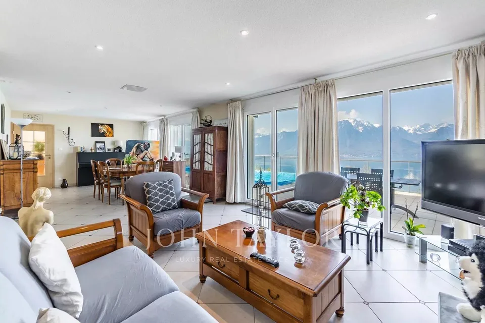 Villa indipendente con piscina e vista panoramica – foto 7 di 13