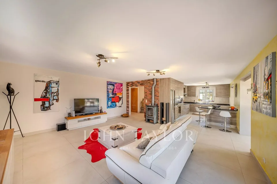Villa con famiglia e piscina – foto 7 di 13