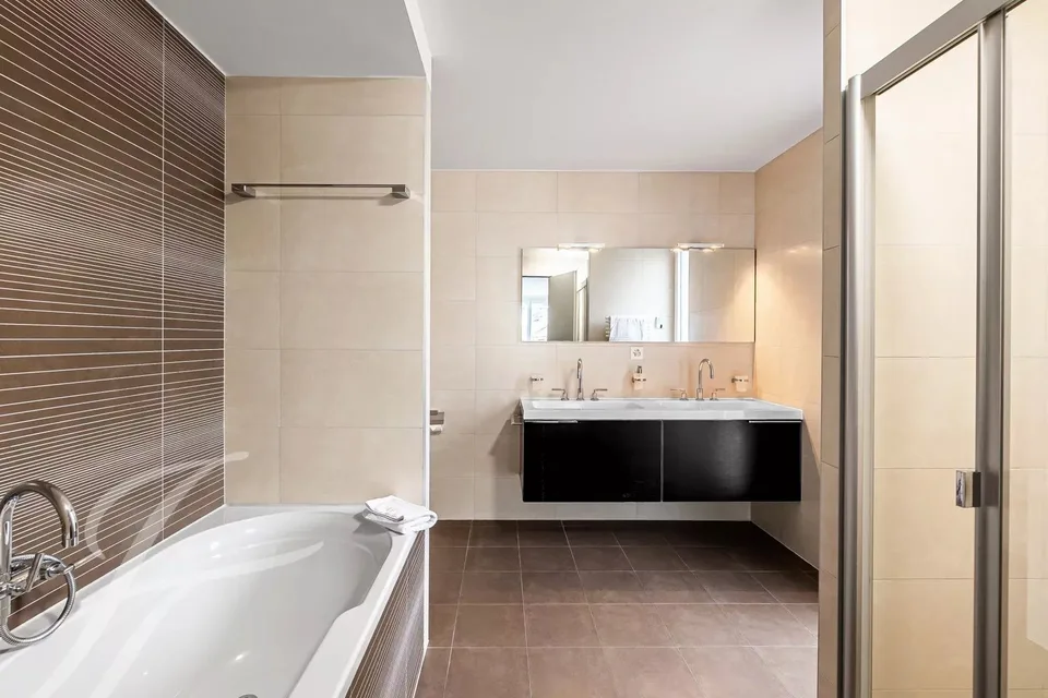 ESCLUSIVITÀ: Superba appartamento di 3.5 locali nella prestigiosa residenza Le National – foto 8 di 12