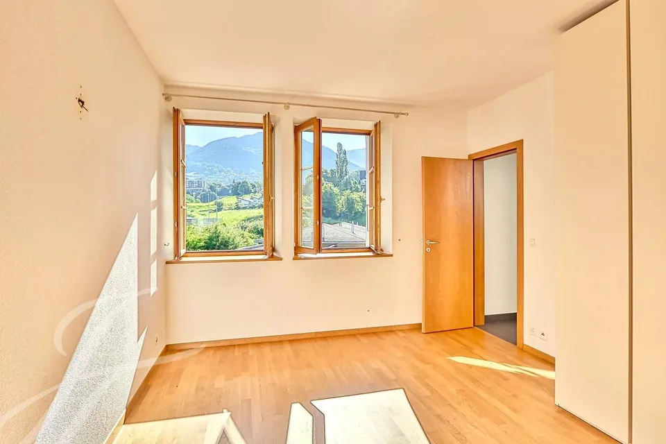 Exklusiv!! 4.5-Zimmer-Wohnung mit beeindruckenden Räumlichkeiten – Foto 9 von 13