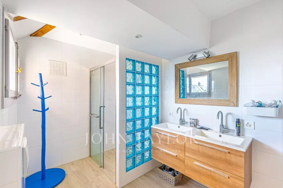 Haus mit 600m2 im Herzen von St-Légier – Foto 10 von 13