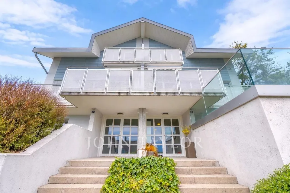 Magnifique villa jumelée avec vue sur lac et montagnes – photo 11 sur 11