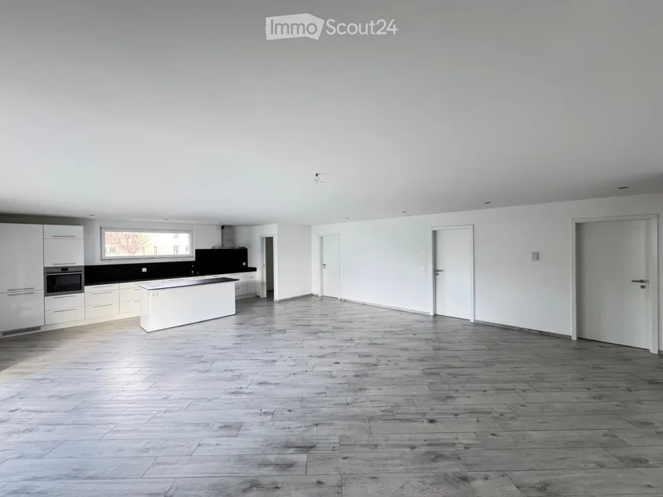 4.5 rooms, 1 month free - 1'550(+150.-) 2 parking spaces included