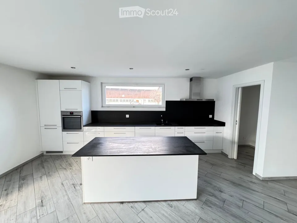 4.5 rooms, 1 month free - 1'550(+150.-) 2 parking spaces included