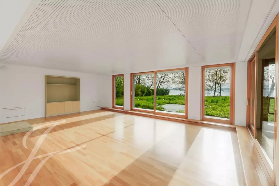 Wasserfront-Villa mit 7'585m2 Grundstück – Foto 4 von 20