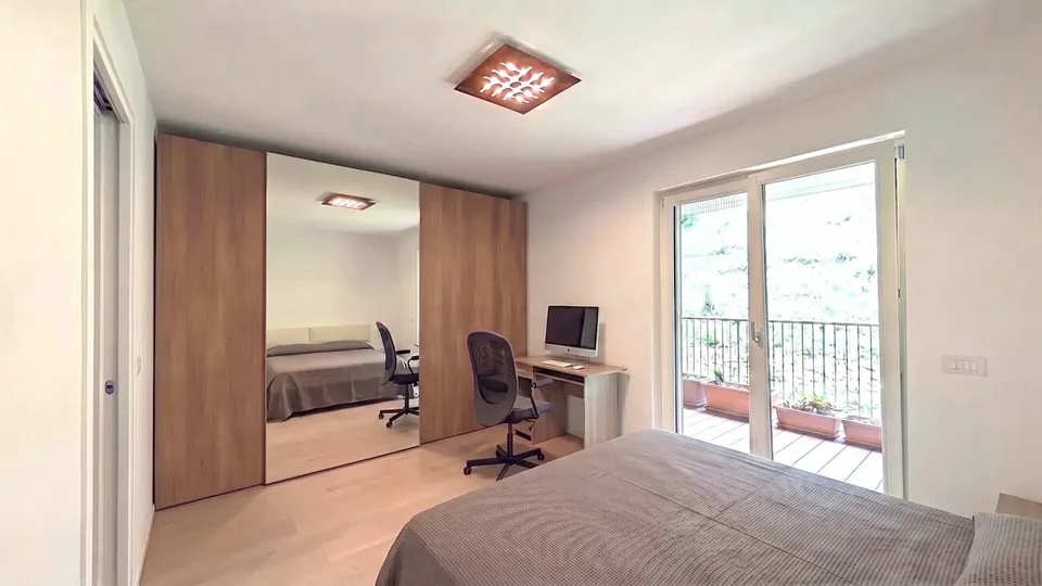 Helles Apartment mit Garten und großer Terrasse – Foto 8 von 12