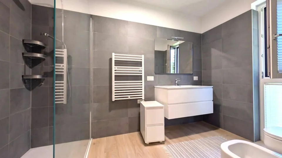 Helles Apartment mit Garten und großer Terrasse – Foto 11 von 12