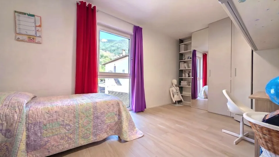 Helles Apartment mit Garten und großer Terrasse – Foto 9 von 12