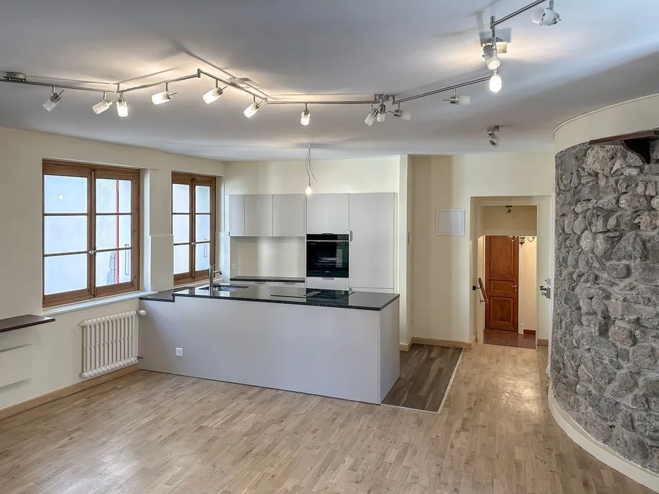 Geräumige 3,5-Zimmer-Wohnung mit Blick auf die Dächer von Montreux
