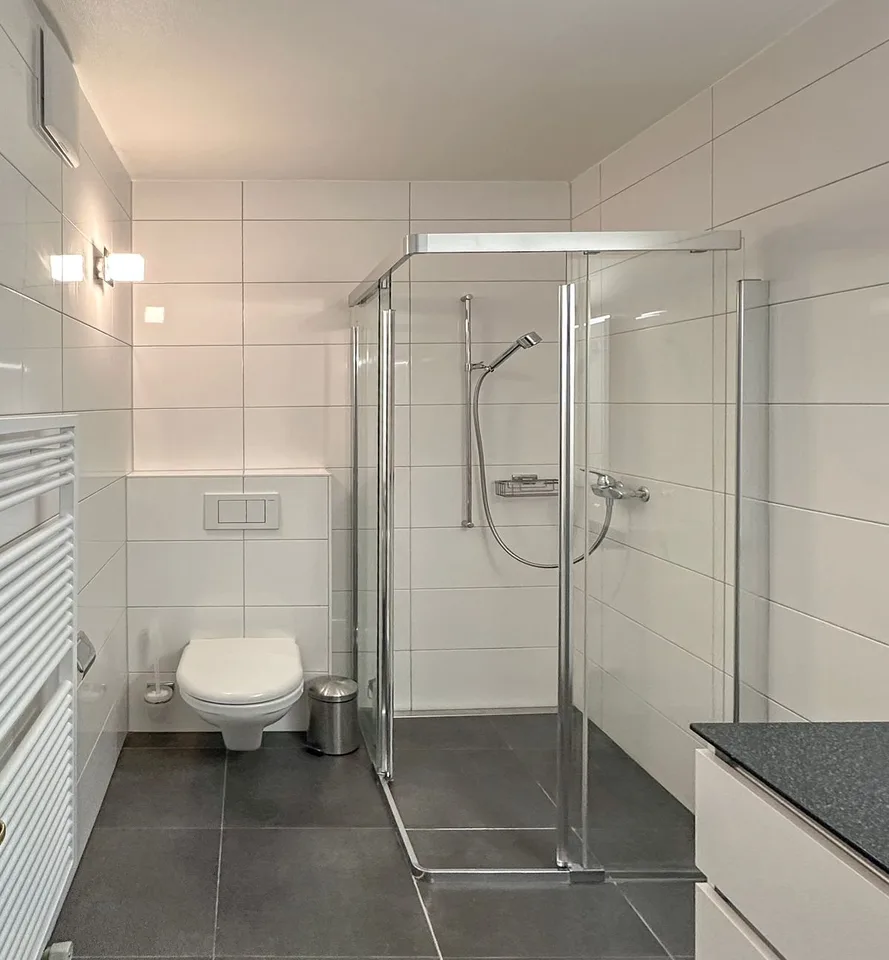 Geräumige 3,5-Zimmer-Wohnung mit Blick auf die Dächer von Montreux