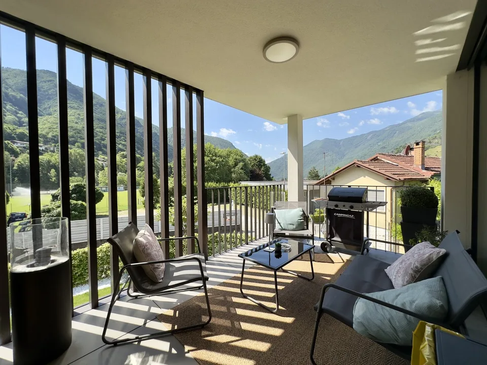 MODERNO ED AMPIO 4.5 LOCALI CON FINITURE DI PREGIO A RIVERA