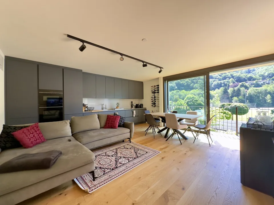 MODERNO ED AMPIO 4.5 LOCALI CON FINITURE DI PREGIO A RIVERA