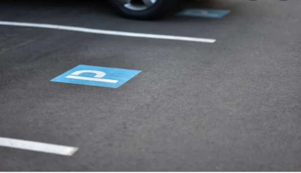 Extra breiter Tiefgaragenplatz-Nr. 8 in Wangen SZ