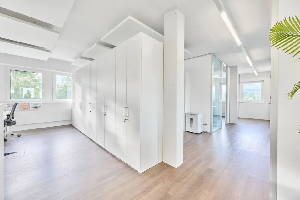 Espace de bureau et commercial de haute qualité – photo 9 sur 12