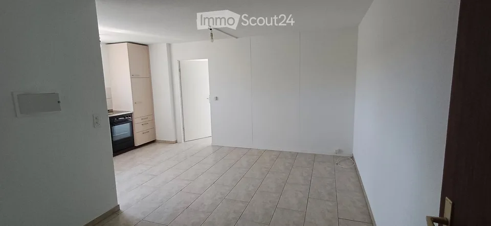 Single-Wohnung im 1. OG MFH