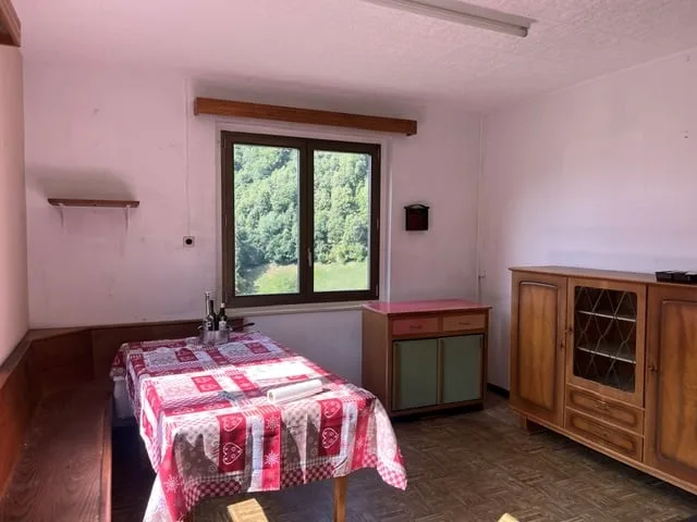 Casa 7.5 locali con bel giardino  / Haus mit schönem Garten