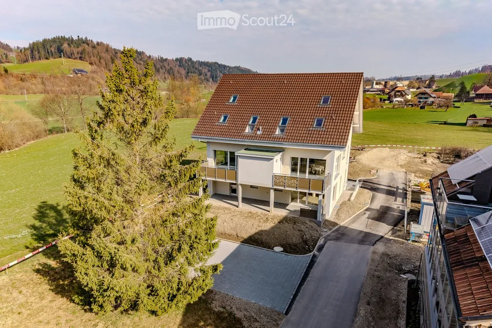 Erstbezug  Grosszügige 5.5-Zimmer-Maisonettewohnung