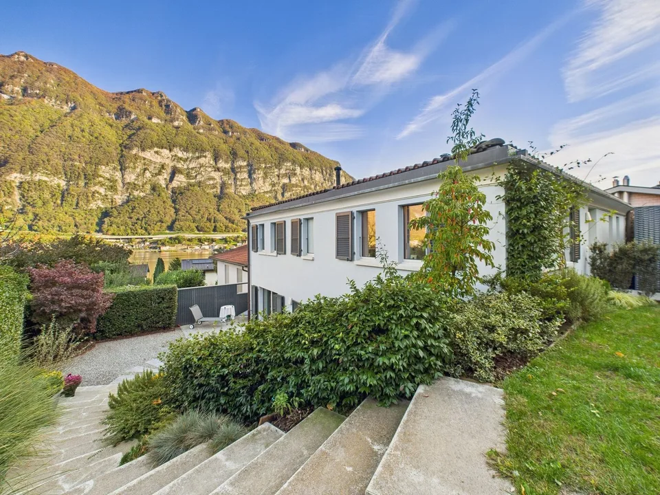 Helles Einfamilienhaus mit 5.5 Zimmern in Riva San Vitale, TI