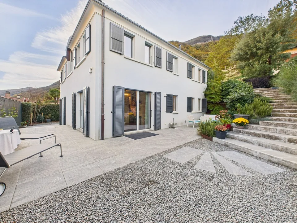 Helles Einfamilienhaus mit 5.5 Zimmern in Riva San Vitale, TI