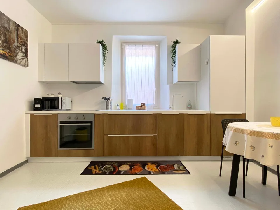 Palazzina rinnovata di quattro unità autorizzata per affitti brevi