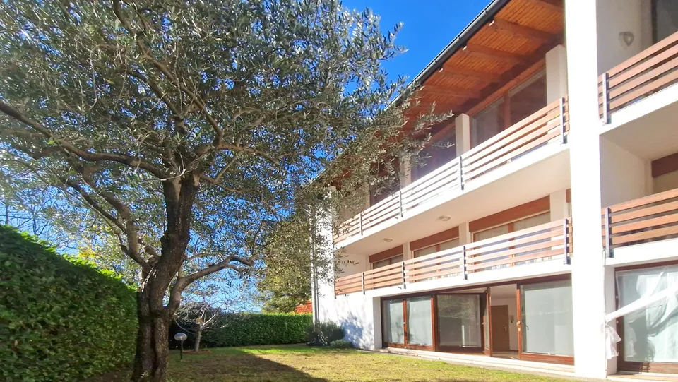 Bellissima casa 5,5 con meravigliosa zona giorno e grande giardino.