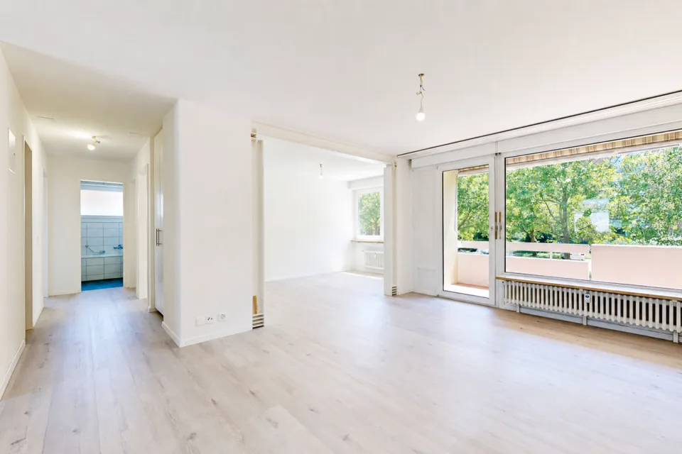 Appartamento 3.5 stanze appena ristrutturato con balcone, cantina, soffitta, lavatrice e posto auto