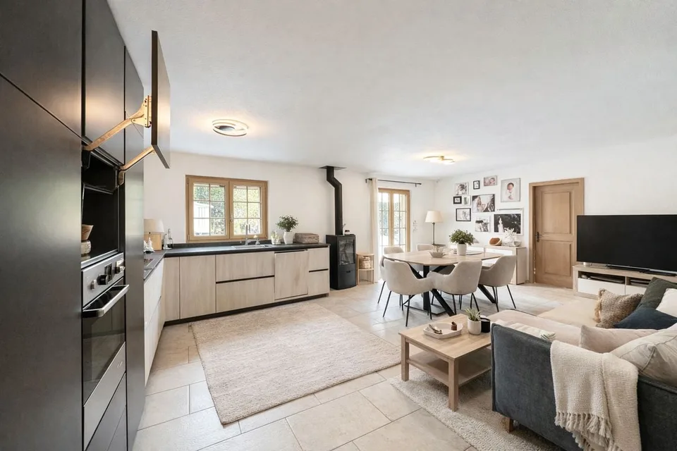 Superb 4.5 room apartment with large private garden