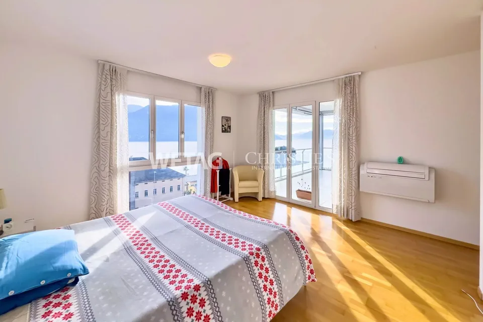 Appartamento mansarda moderno con terrazze spaziose & vista sul Lago Maggiore a Brissago in vendita