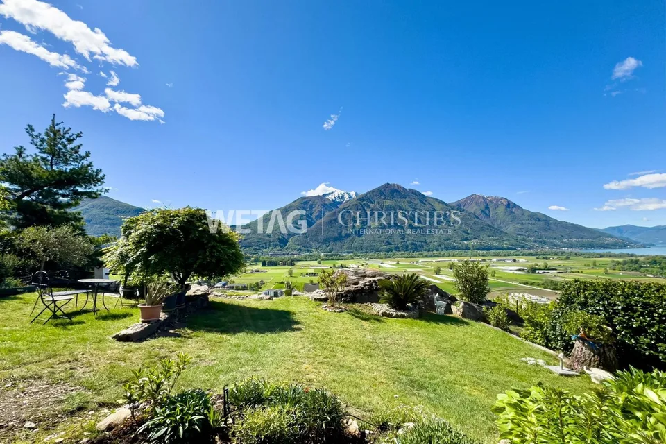 Riazzino–Lavertezzo: Mediterrane Villa mit grossem Garten & Aussenp...