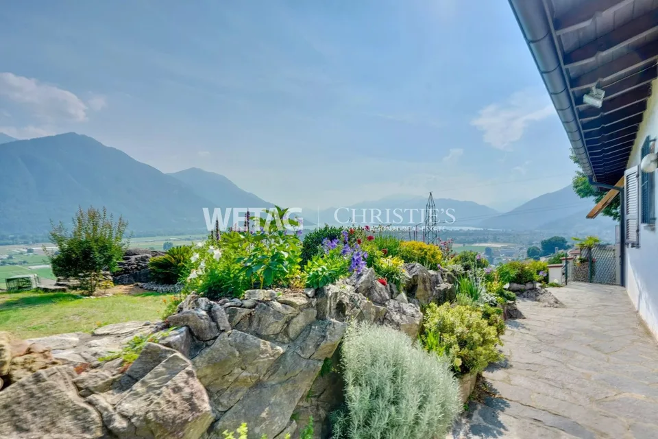 Riazzino–Lavertezzo: Mediterrane Villa mit grossem Garten & Aussenp...