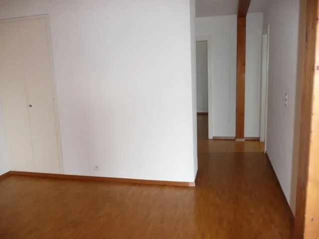 Großes Apartment mit 2,5 Zimmern, Balkon und Seeblick – Foto 9 von 12