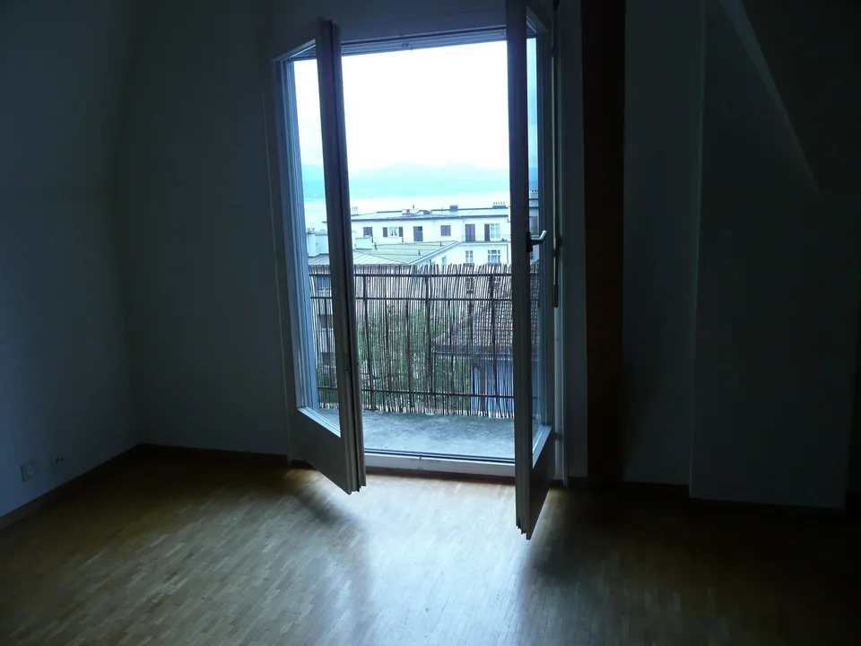 Großes Apartment mit 2,5 Zimmern, Balkon und Seeblick
