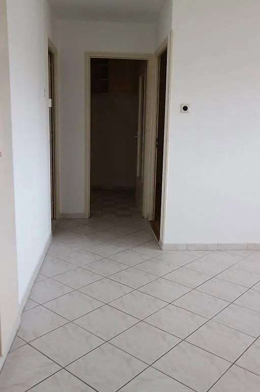 Schönes 2.5-Zimmer-Wohnung zur Miete im Zentrum von Saxon