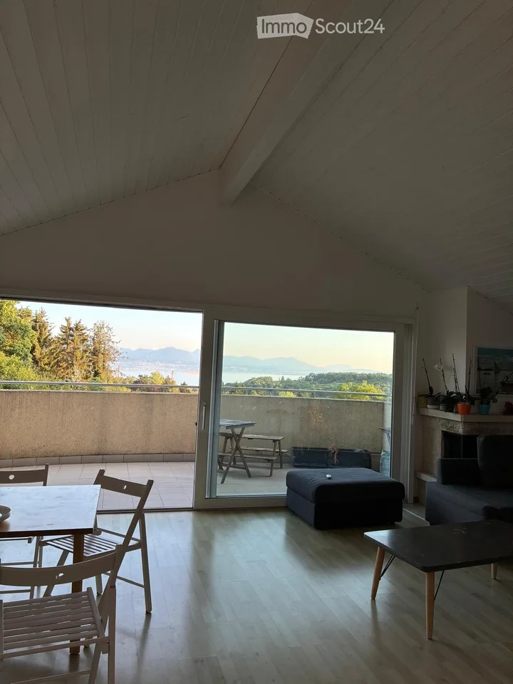Attique 4.5 pièces avec vue panoramique lac  Lausanne