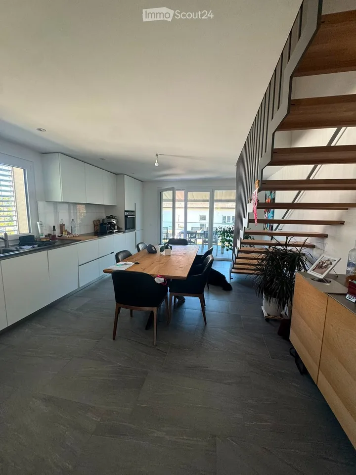 Bel appartement moderne de 2,5 pièces en duplex à St-Prex