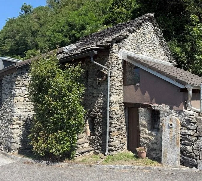 *Rustico con vista sul lago*