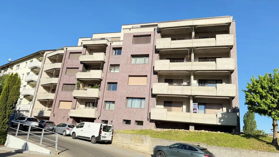 Moderne 2.5 Zimmer - Attika Wohnung in Oerlikon