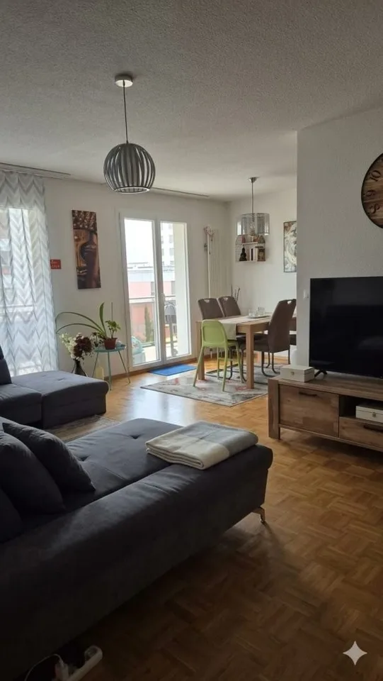 Appartement de 4.5 pièces au rez avec balcon à Nyon