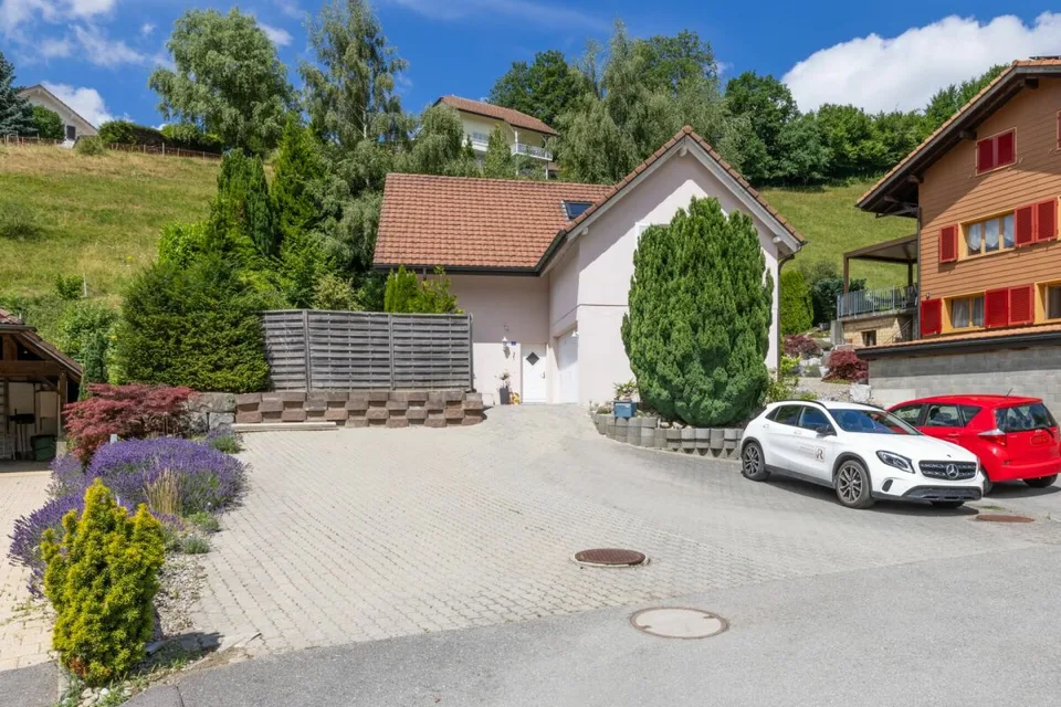 6.5 Zimmer Einfamilienhaus mit grossem Platzangebot in Plasselb – Foto 11 von 13