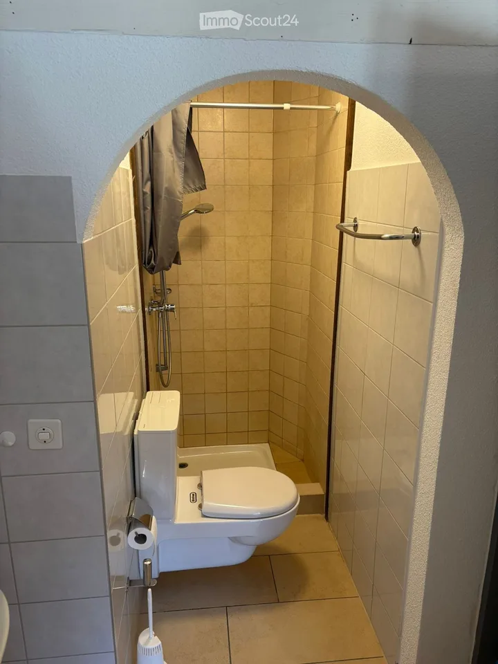 Room for rent – photo 2 of 5