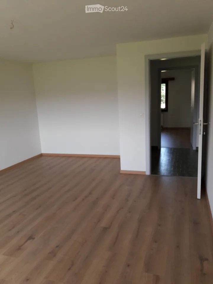 Bel appartement de 3 1/2 pcs au rez-de-chaussée