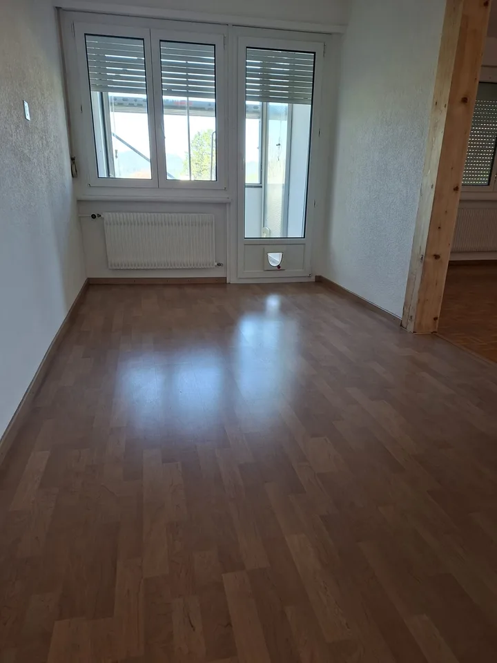 Hellisches 3.5-Zimmer-Apartment, lichtdurchflutet und sofort verfügbar in Le Locle – Foto 8 von 8