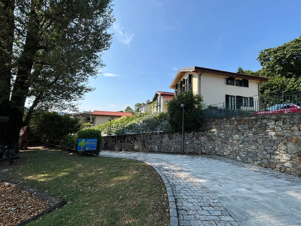 Maison unifamiliale charmante de nouvelle construction à Pura