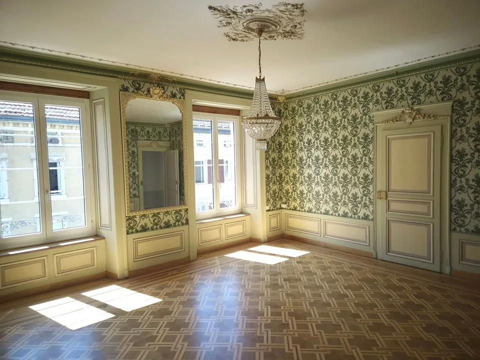 Sehr große 7,5-Zimmer-Wohnung