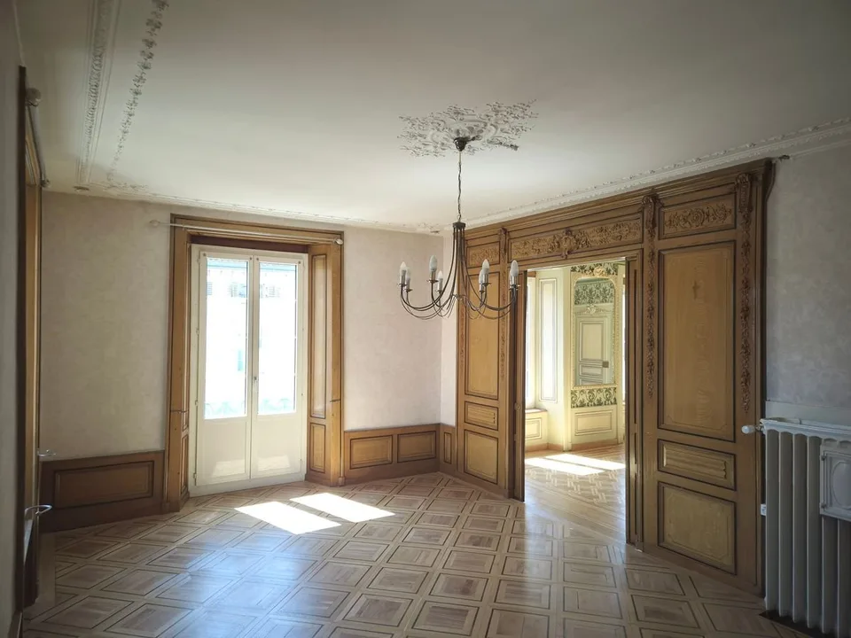 Sehr große 7,5-Zimmer-Wohnung