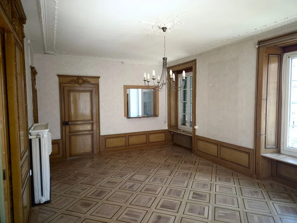 Sehr große 7,5-Zimmer-Wohnung